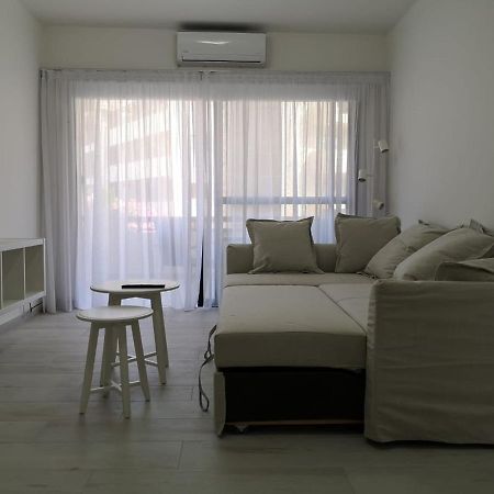 Appartamento Studio In Heart Of Tourist Area Of Pafos Esterno foto