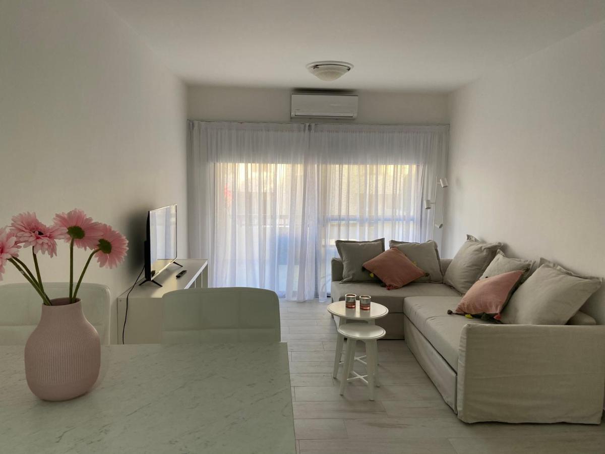 Appartamento Studio In Heart Of Tourist Area Of Pafos Esterno foto