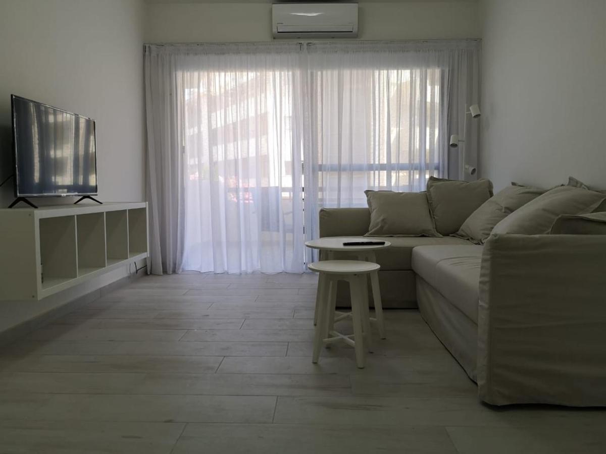 Appartamento Studio In Heart Of Tourist Area Of Pafos Esterno foto