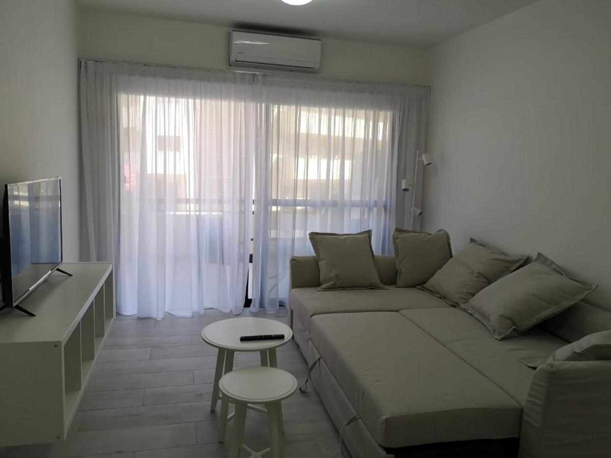 Appartamento Studio In Heart Of Tourist Area Of Pafos Esterno foto